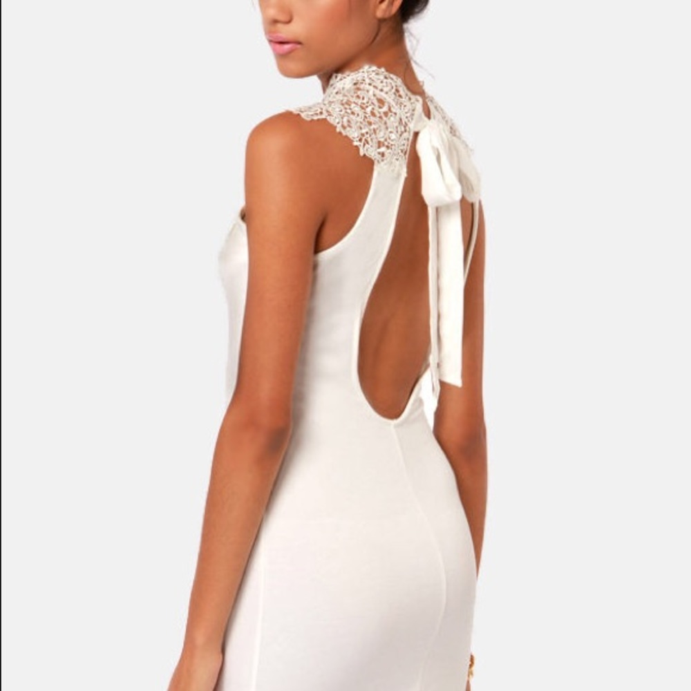 Gorgeous Ivory Lace Bodycon Dress with Bow Back